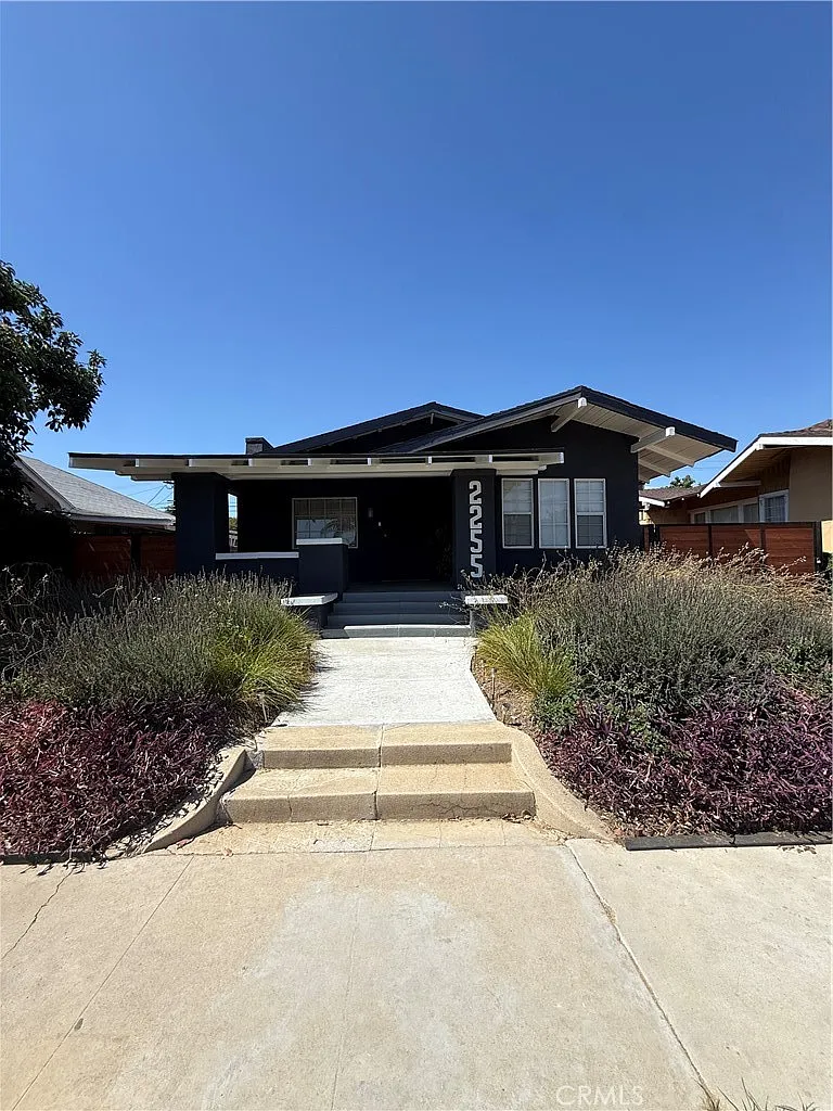 3 bed, 1400 sqft, $5,500 — Photo 1