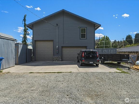 3rd image of 330 W Highland Avenue