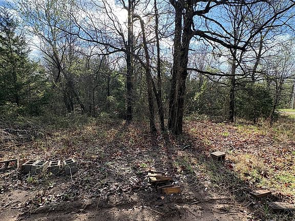 2nd image of 17 Holiday Rd