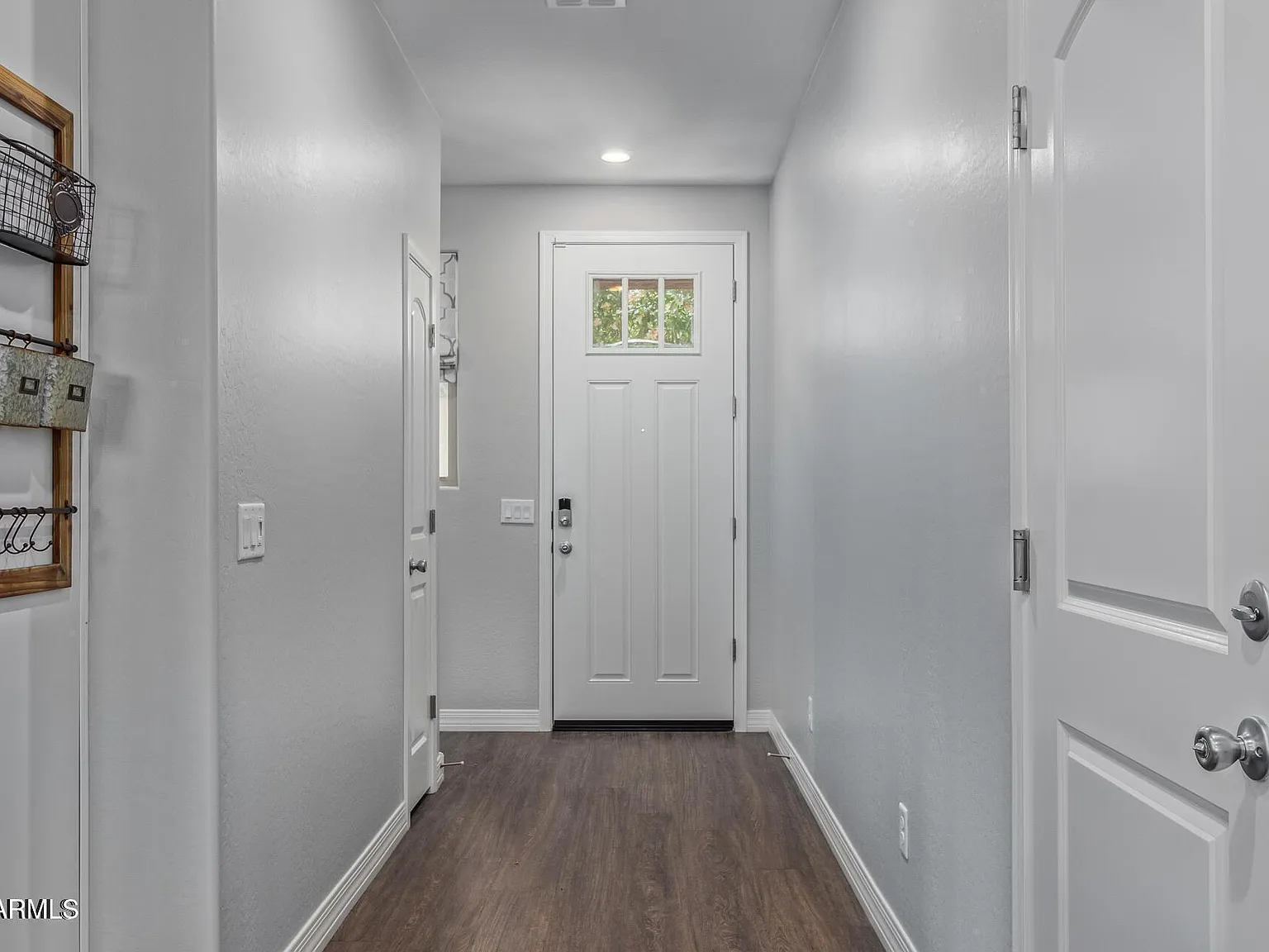 3 bed, 2.0 bath, 1550 sqft, $2,200 — Photo 2