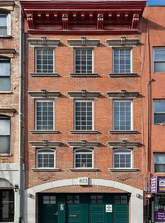 453 2nd Ave #1