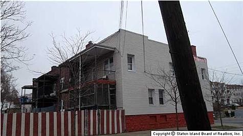 2nd image of 28 Cedar St