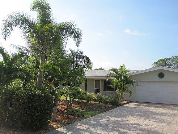 5th image of 409 Banyan Way