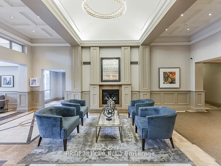 28 William Carson Cres #Penthouse 23 — Photo 2