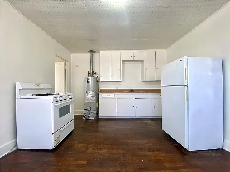 5009 Avenue G #A — Photo 5