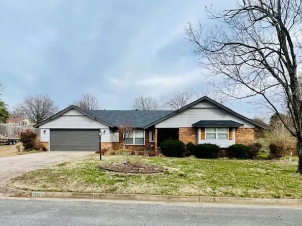 1611 Cartwright Cir, Springdale, AR 72762