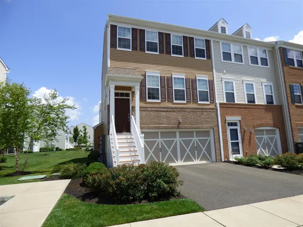 111 Waypoint Dr, Eatontown, NJ 07724