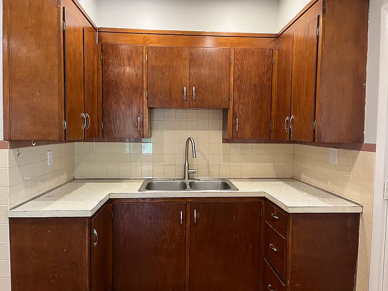 13 Jerome Pl #2R — Photo 5