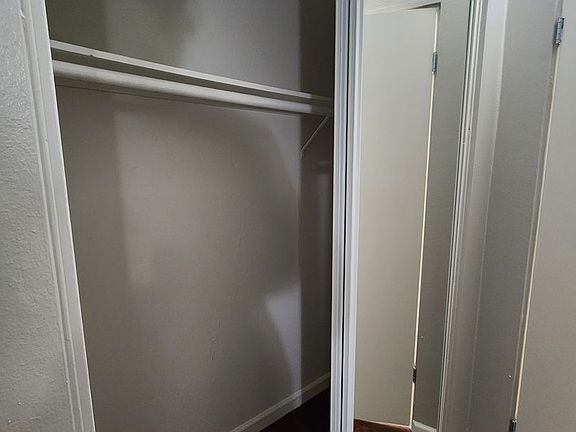 5th image of 2600 W 8th St #2600105