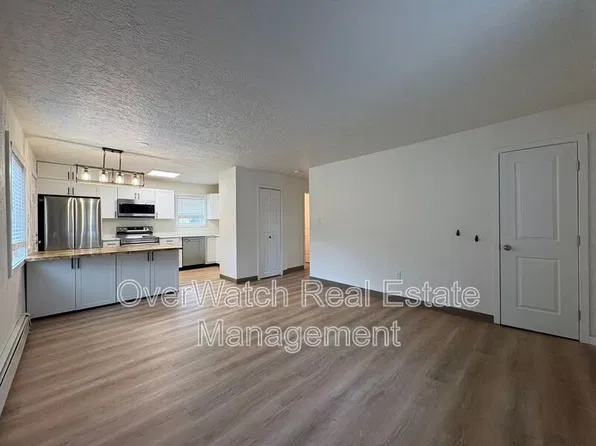 11119 Ashley Park Ln #2, Eagle River, AK 99577