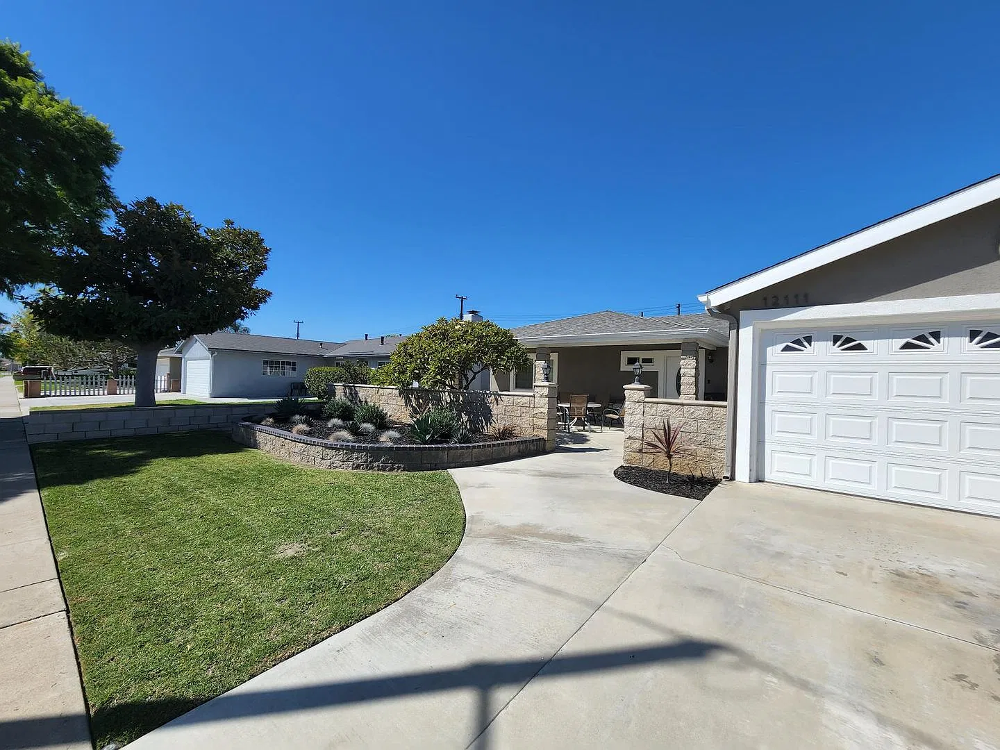 Beautiful 3 Bedroom 2 Bath Home, — Photo 2