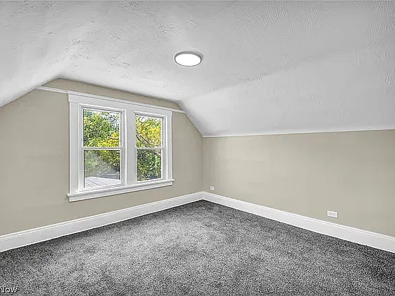 4 bed, 2000 sqft, $2,095 — Photo 4