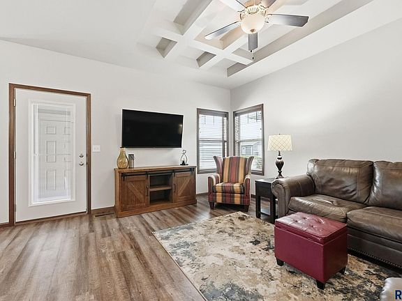 4th image of 1505 S Foss Ave