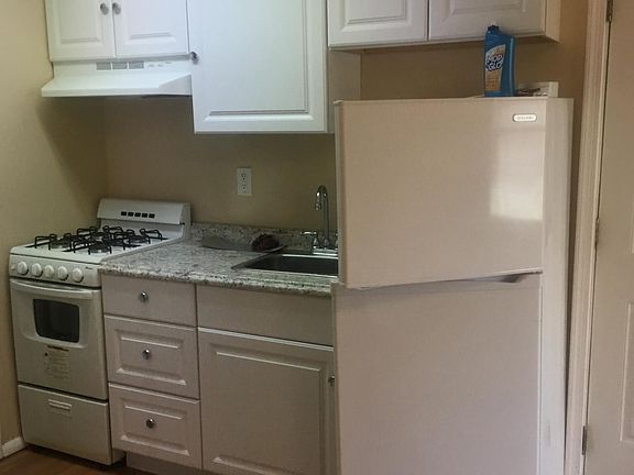 3rd image of 309 Lincoln Ave #A1