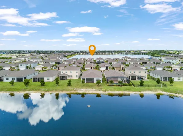 425 Coral Reef Pl, Cape Coral, FL 33993