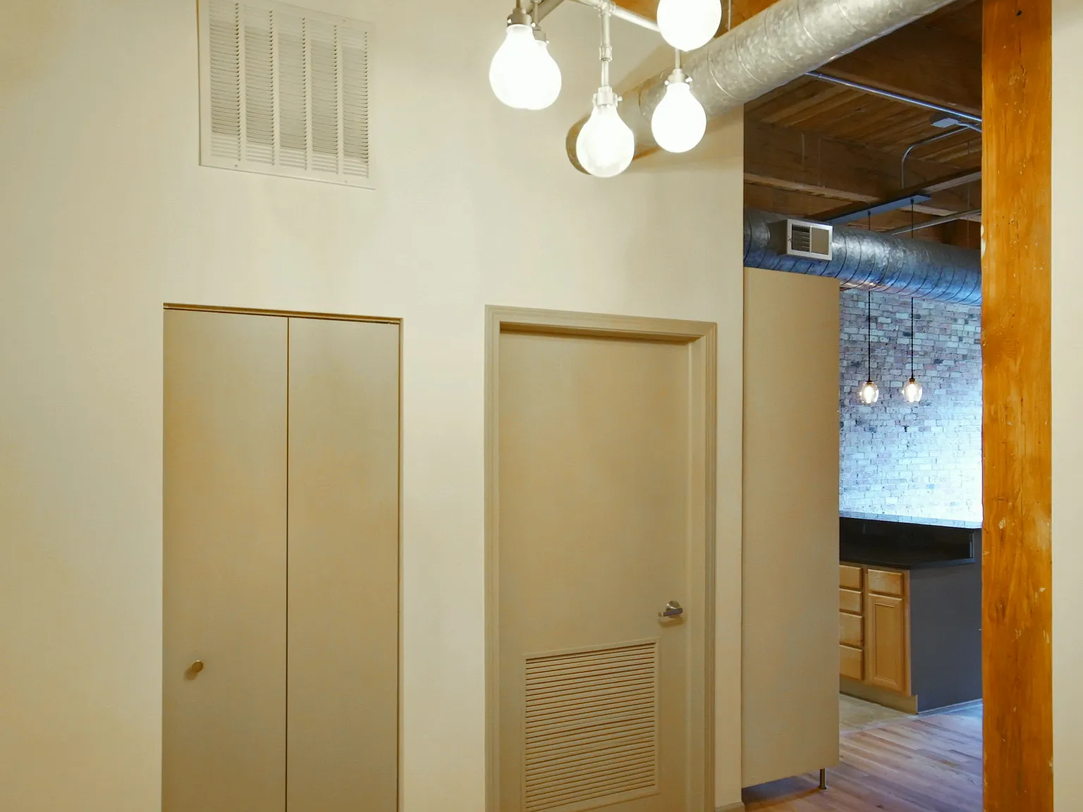 2 bed, 1500 sqft, $4,450 — Photo 4
