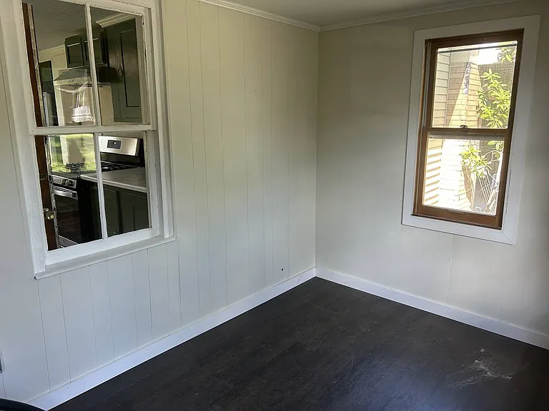 164 N Hatfield Rd — Photo 4