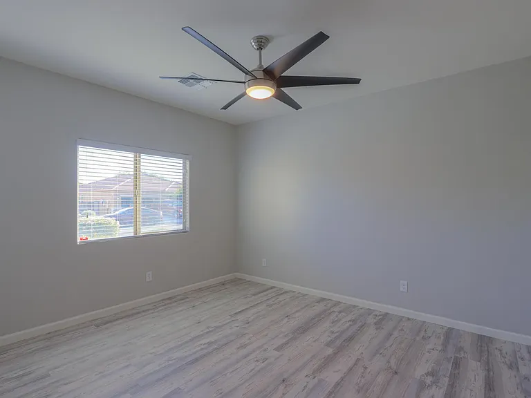 752 W Silver Reef Dr — Photo 6