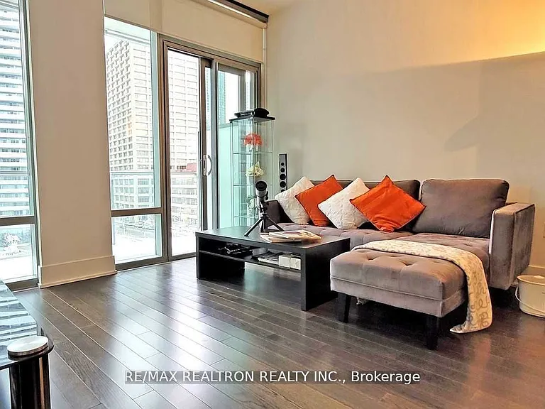 39 Queens Quay E #734 — Photo 4