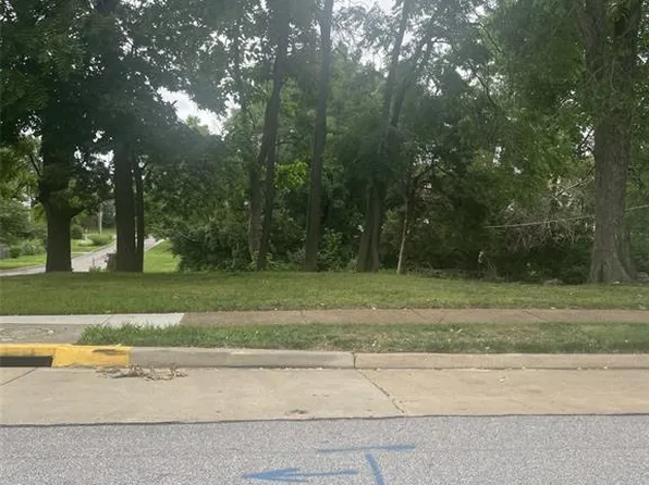 7447 Hoover Ave, Saint Louis, MO 63117
