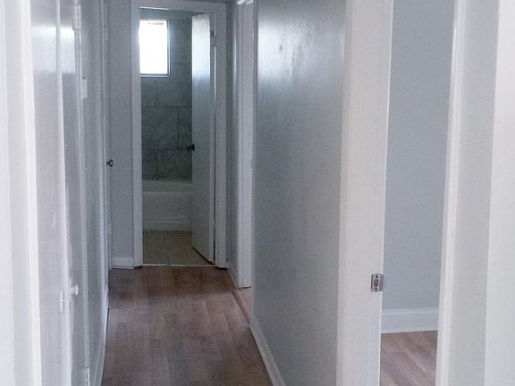 2nd image of 1014 N Larchmont Ave #A