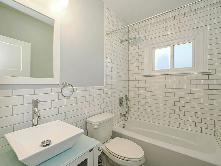 53 N 100 W — Photo 20