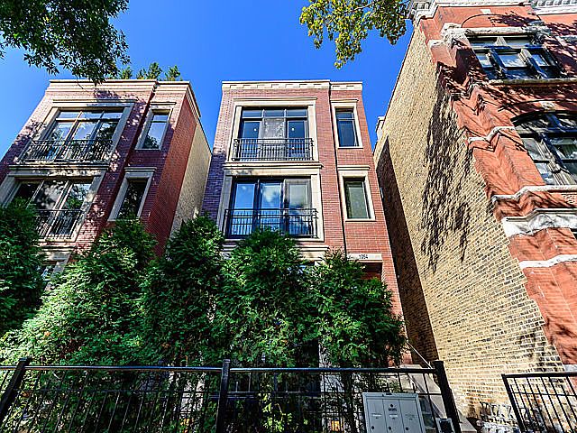 1st image of 1054 N Hermitage Ave #3