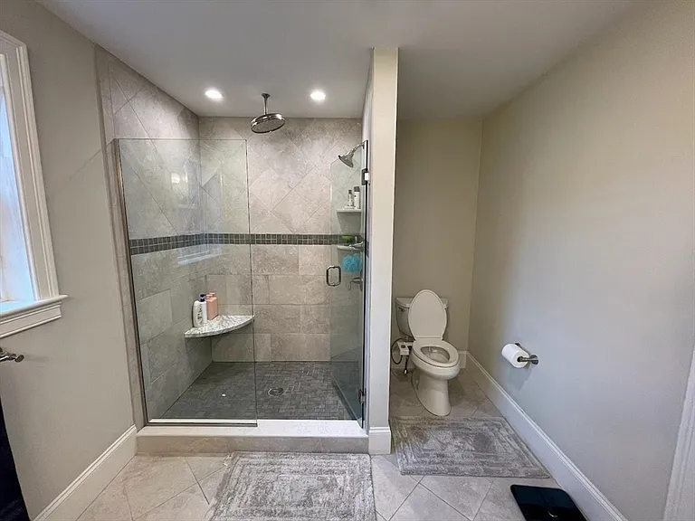 90 Circuit Ave #1 — Photo 17