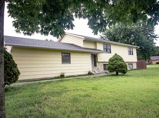 417 S Spring Valley Rd, Junction City, KS 66441