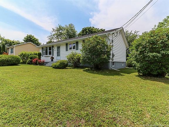 2nd image of 203 Summit Dr