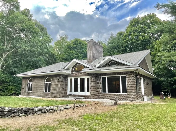 697 Lower Rd, Gilbertville, MA 01031