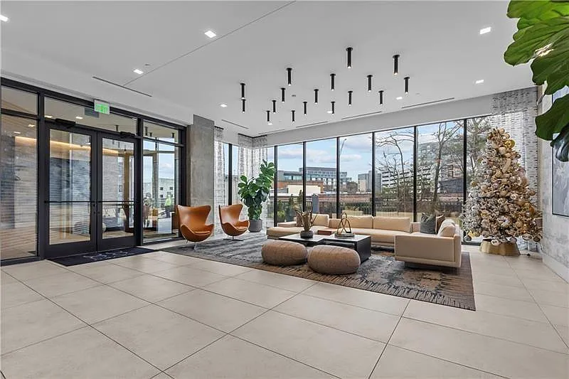 1 bed, 1.0 bath, 847 sqft, $2,300 — Photo 3