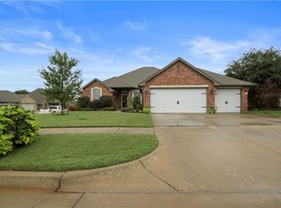 16124 Rim Rd, Edmond, OK 73013