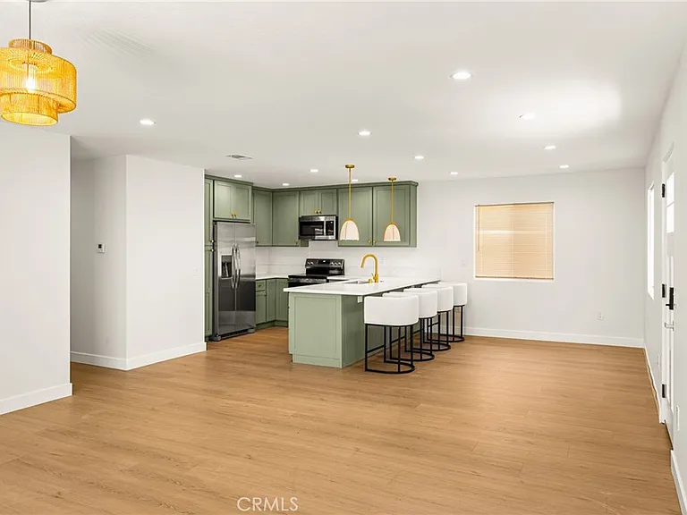 11920 Laurel Ave #A — Photo 2