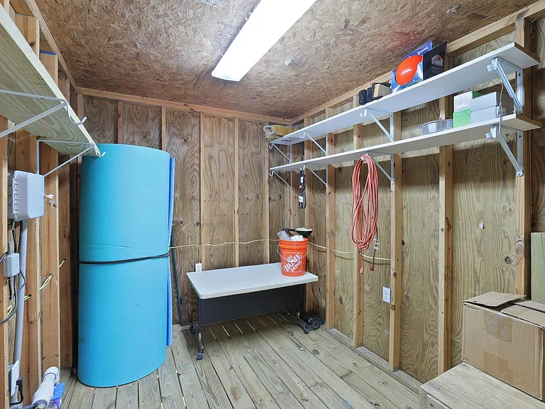 270 Lake Grove Dr — Photo 35