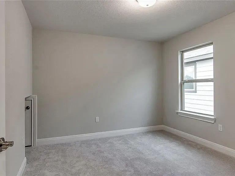 9205 Gynerium Dr — Photo 9