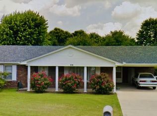 44 Teakwood Dr, Lexington, TN 38351