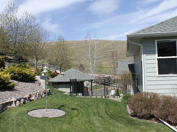 2nd image of 5851 Prospect Dr