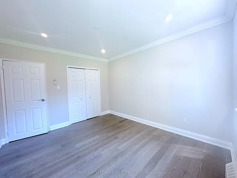 135 Allan St #204 — Photo 10