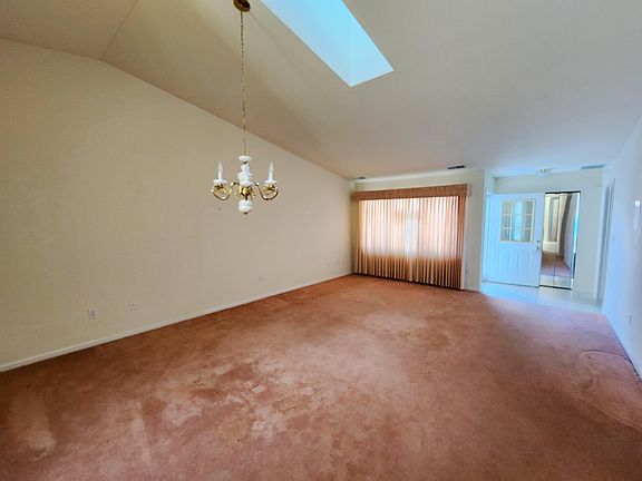 4th image of 1727 Chestnut Dr #R