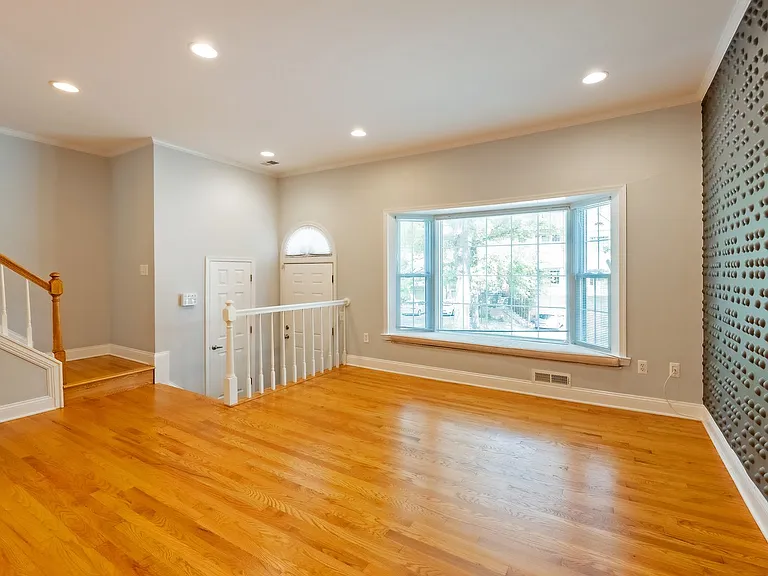 215 Lynn Manor Dr — Photo 9