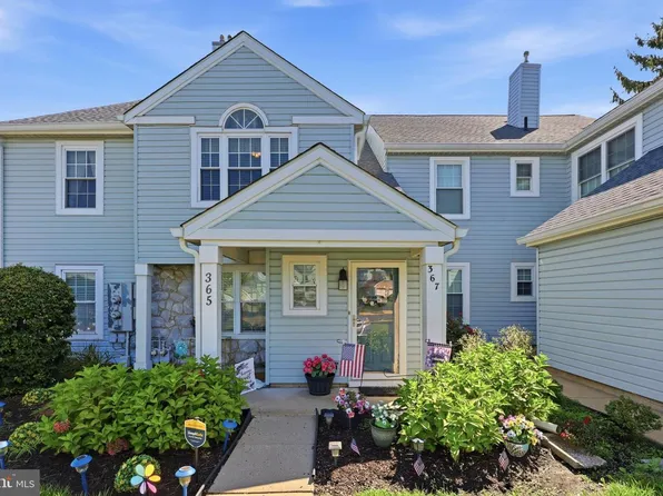 367 Independence Dr, Holland, PA 18966