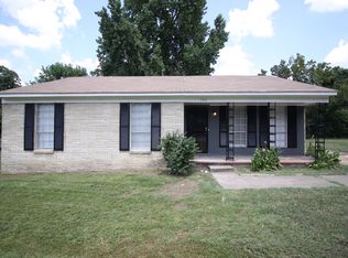 630 Blackhawk Rd, Memphis, TN 38109