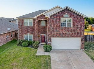 1100 Sunny Creek Ln, Euless, TX 76040