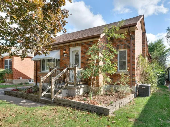 42 Boehmer St, Kitchener, ON N2H 4N3