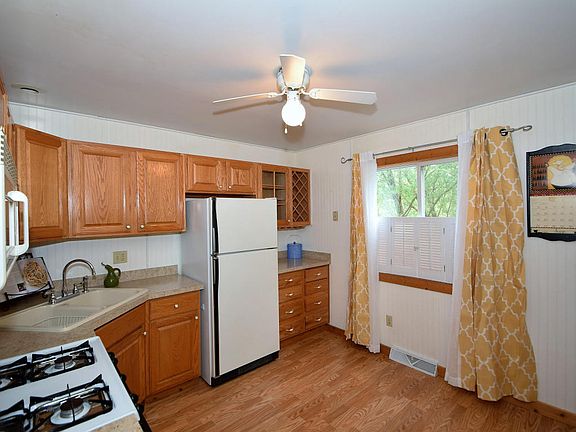 4th image of N7468 Mariner Hills Cir