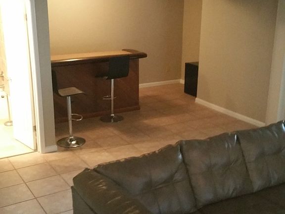 3rd image of 410 E Country Circle Dr