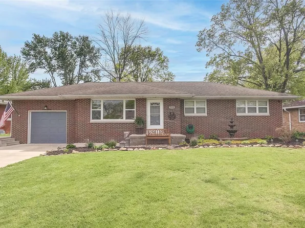 713 Lafayette Ave, Godfrey, IL 62035