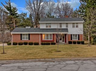 1005 Meadow Rd, Omaha, NE 68154