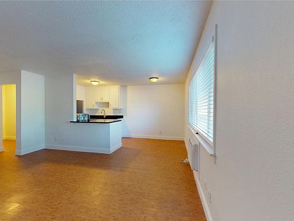 4th image of 1701 Manter Dr